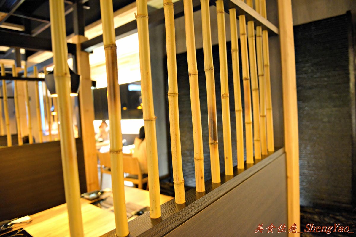 [台中西屯]竹間精緻鍋物 – 在基隆、台北擁有多家分店的”竹間”來台中開店了 !! 超新鮮的海鮮加上頂級肉品,份量超大價格卻不貴,C/P值爆高 !! 營業時間到凌晨4點,台中人吃消夜又一好去處。