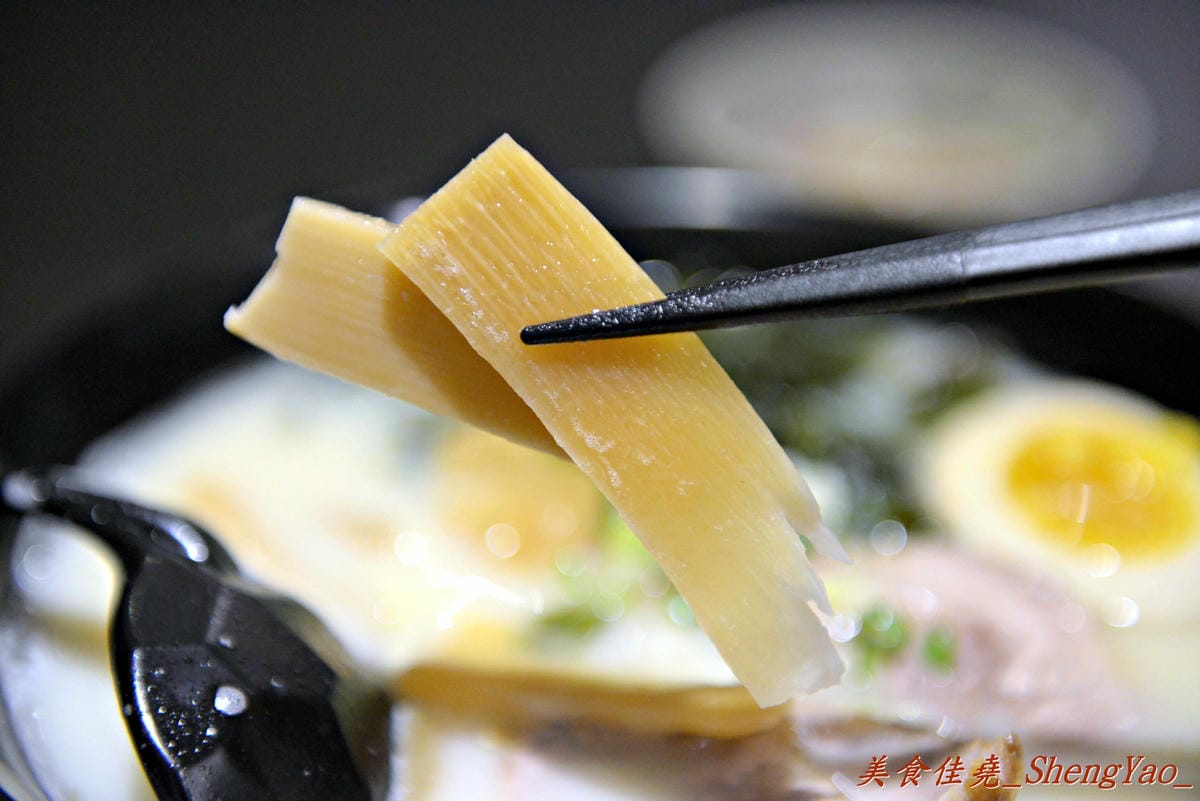 [台中西區]華美185拉麵 – 7月下旬新開幕的百元拉麵,店家湯頭堅持不加大骨粉、配料給得很有誠意,些許地方再改進一下會很棒。(已歇業)