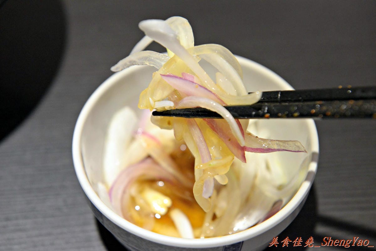 [台中西區]華美185拉麵 – 7月下旬新開幕的百元拉麵,店家湯頭堅持不加大骨粉、配料給得很有誠意,些許地方再改進一下會很棒。(已歇業)