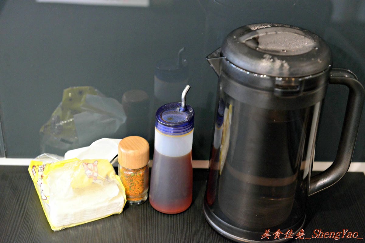[台中西區]華美185拉麵 – 7月下旬新開幕的百元拉麵,店家湯頭堅持不加大骨粉、配料給得很有誠意,些許地方再改進一下會很棒。(已歇業)