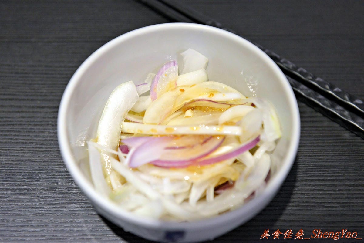 [台中西區]華美185拉麵 – 7月下旬新開幕的百元拉麵,店家湯頭堅持不加大骨粉、配料給得很有誠意,些許地方再改進一下會很棒。(已歇業)