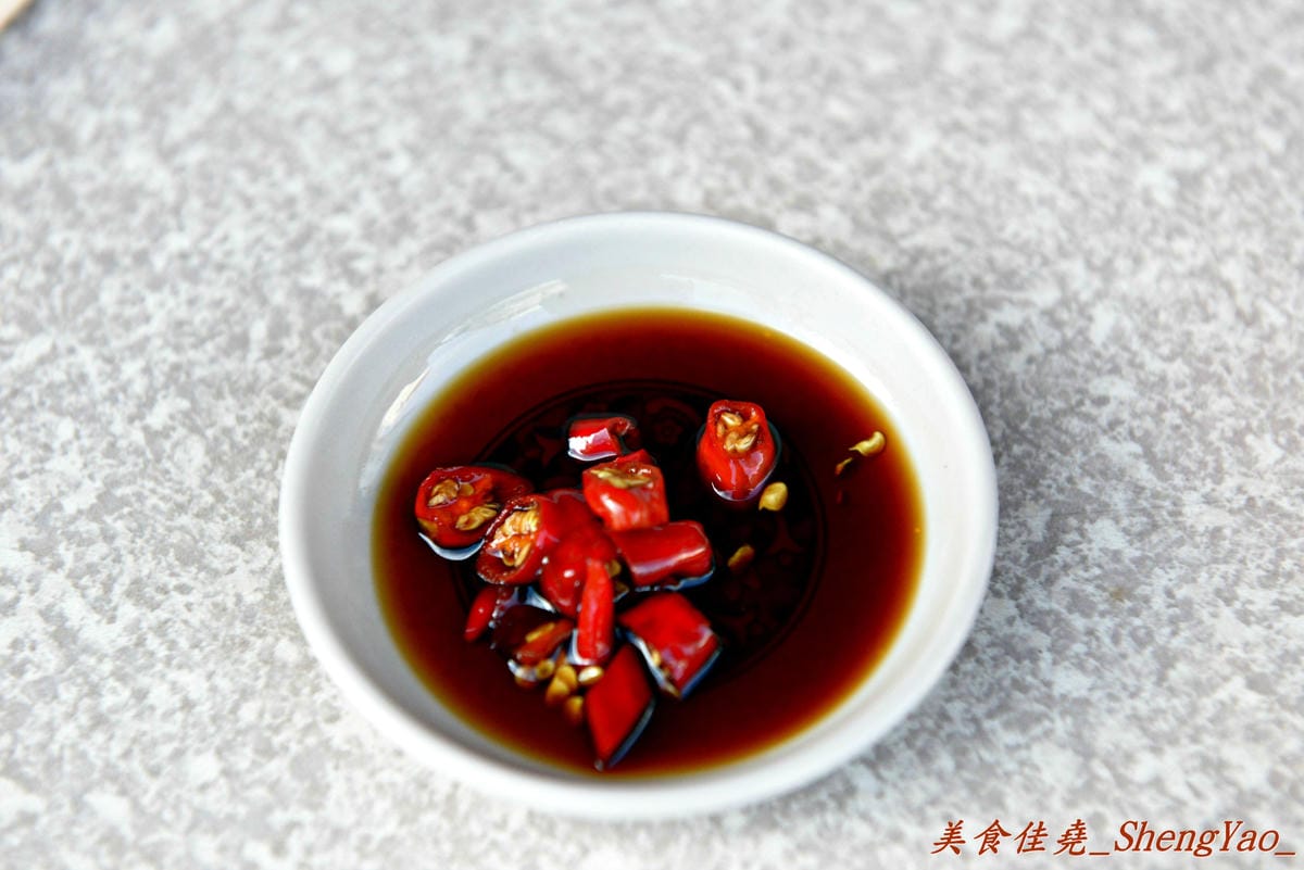 [台中大雅]胖媽炒麵 – 大雅超人氣炒麵,大份量炒麵/炒米粉才25元,再配上他們超多料的綜合湯,讓人早餐吃得又飽又滿足。