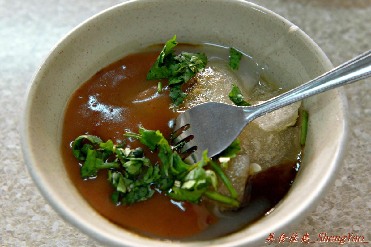 [台中沙鹿]巨業客運站對面肉圓 – 沙鹿人氣最旺的無名肉圓老店,肉圓便宜好吃、店家服務態度親切。