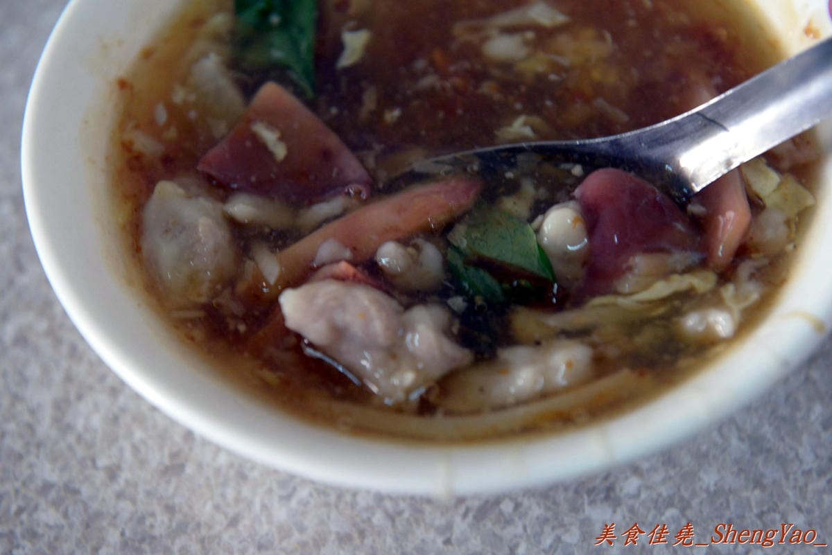 [台中沙鹿]巨業客運站對面肉圓 – 沙鹿人氣最旺的無名肉圓老店,肉圓便宜好吃、店家服務態度親切。