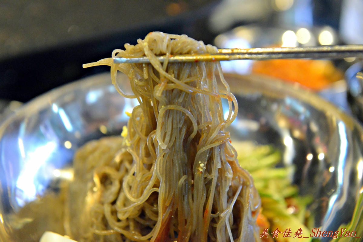 [台中北區]3Pig 韓國五花肉專賣店 – 台中又一新開的汽油桶韓式烤肉,主廚是韓國人,標榜道地韓國口味,食材和器具也全都由韓國空運來台。