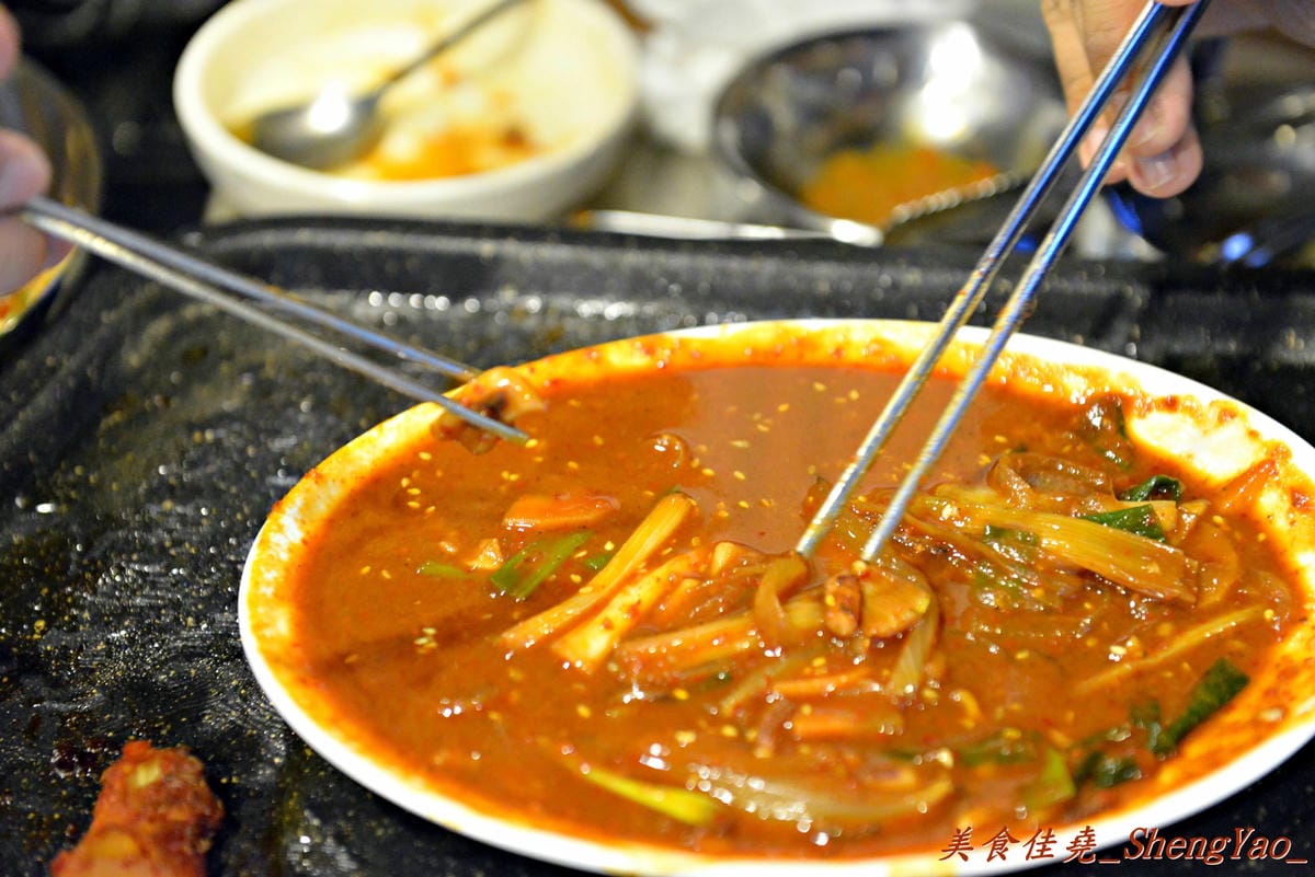 [台中北區]3Pig 韓國五花肉專賣店 – 台中又一新開的汽油桶韓式烤肉,主廚是韓國人,標榜道地韓國口味,食材和器具也全都由韓國空運來台。