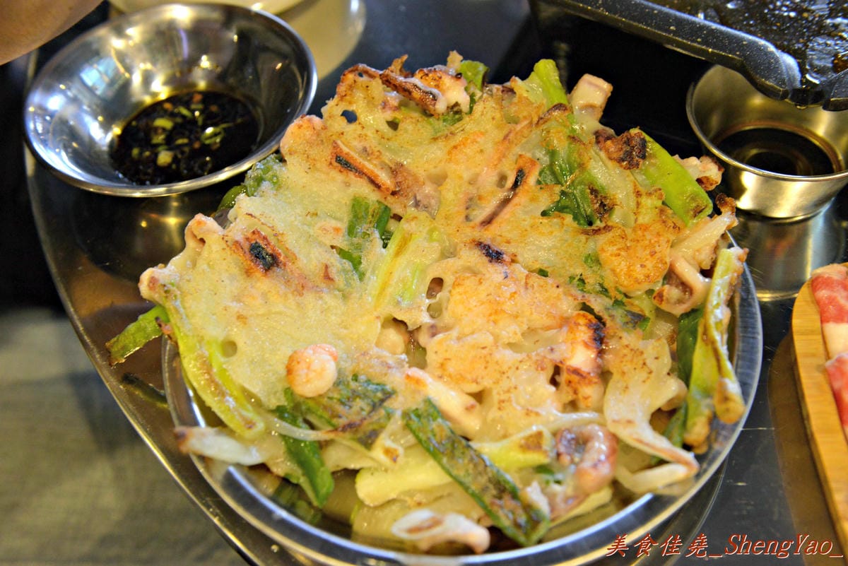 [台中北區]3Pig 韓國五花肉專賣店 – 台中又一新開的汽油桶韓式烤肉,主廚是韓國人,標榜道地韓國口味,食材和器具也全都由韓國空運來台。