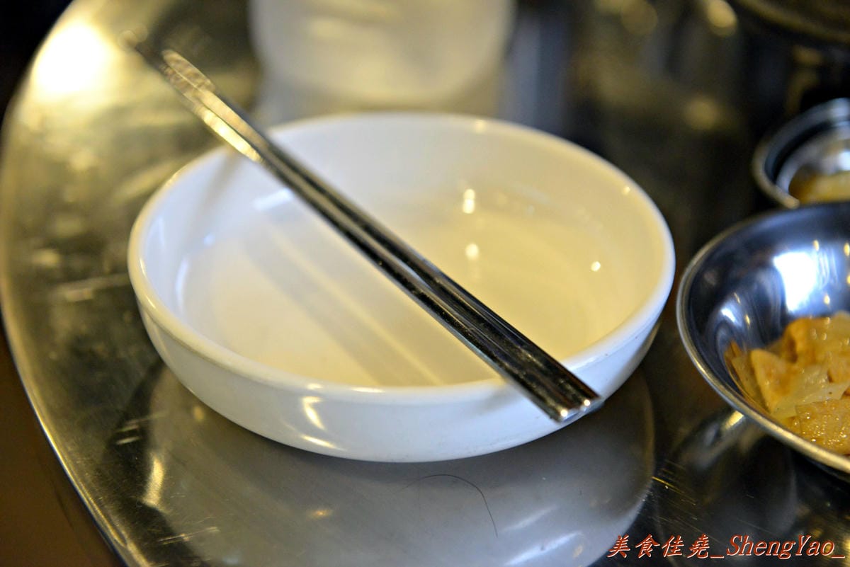 [台中北區]3Pig 韓國五花肉專賣店 – 台中又一新開的汽油桶韓式烤肉,主廚是韓國人,標榜道地韓國口味,食材和器具也全都由韓國空運來台。