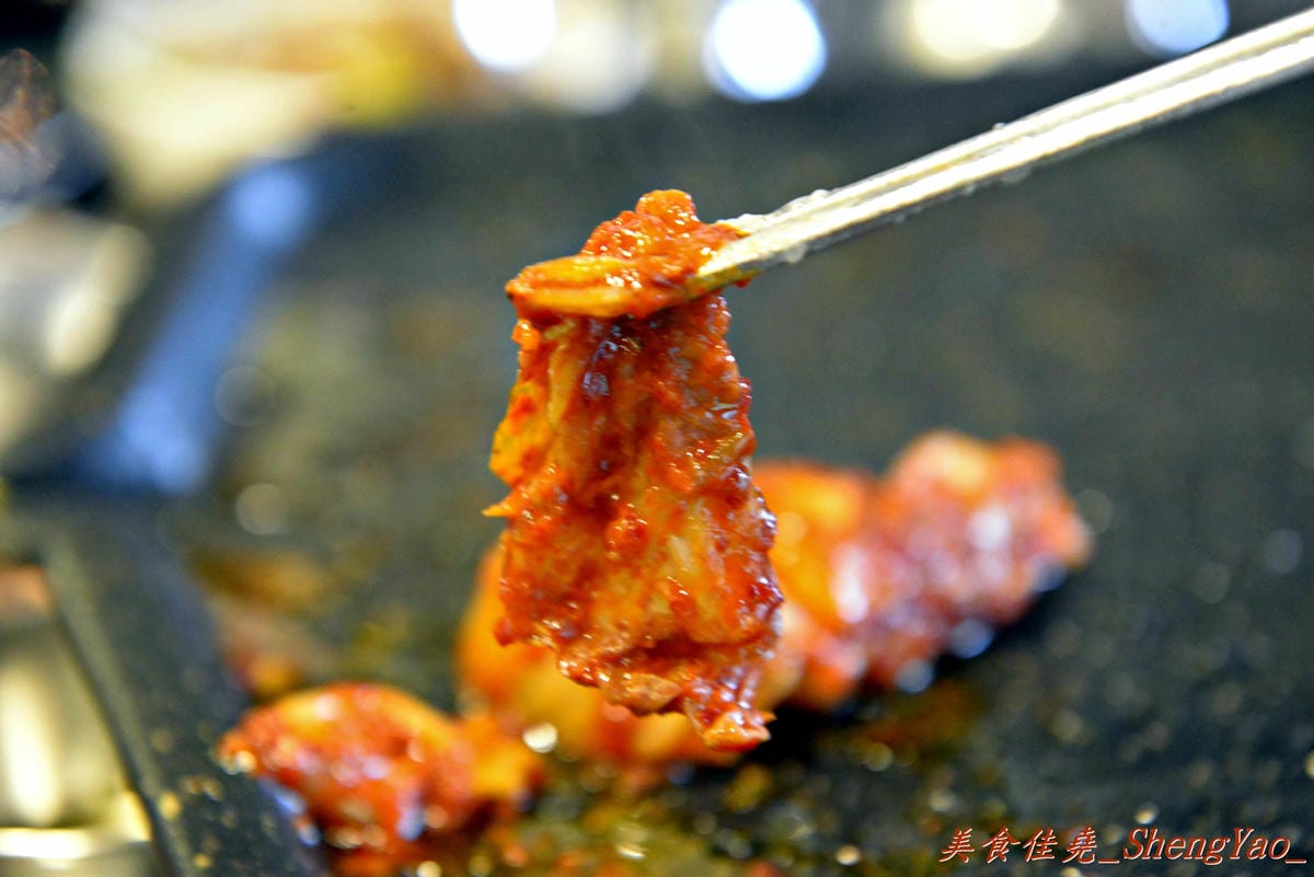 [台中北區]3Pig 韓國五花肉專賣店 – 台中又一新開的汽油桶韓式烤肉,主廚是韓國人,標榜道地韓國口味,食材和器具也全都由韓國空運來台。