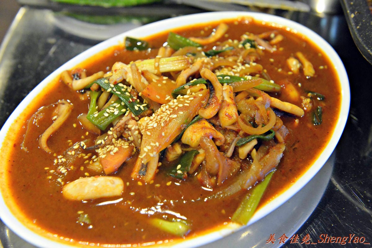 [台中北區]3Pig 韓國五花肉專賣店 – 台中又一新開的汽油桶韓式烤肉,主廚是韓國人,標榜道地韓國口味,食材和器具也全都由韓國空運來台。