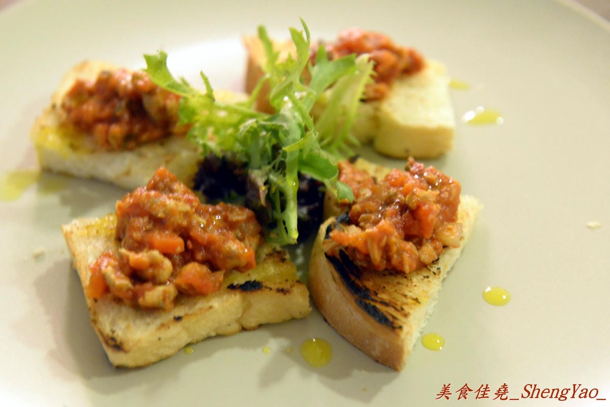 [台中沙鹿]Dolf Ru Cucina 新家初訪 – 沙鹿最具特色的義大利麵餐館搬新家,料理依舊特別、氣氛比以前更棒,營業到晚上11點,情侶吃消夜約會又一好去處。