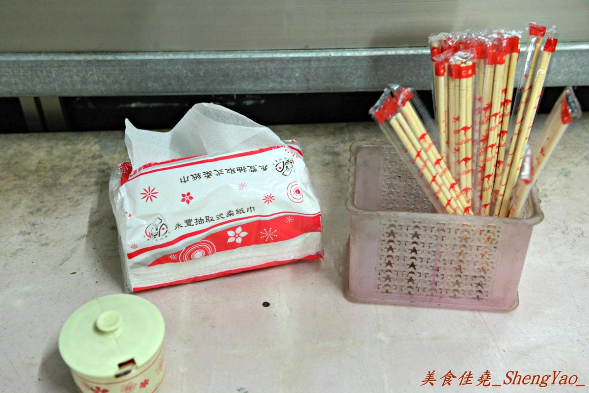 [台中沙鹿]陳媽媽臭豆腐 – 沙鹿最有名的臭豆腐,據說是台中”梁婆婆臭豆腐”的親戚,口味超重,不敢吃辣吃蒜者請小心。