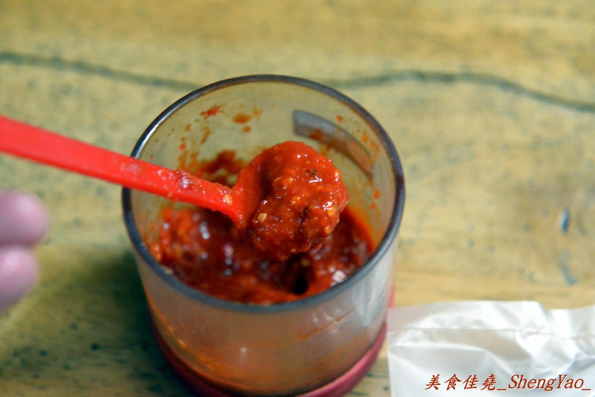 [台中沙鹿]陳媽媽臭豆腐 – 沙鹿最有名的臭豆腐,據說是台中”梁婆婆臭豆腐”的親戚,口味超重,不敢吃辣吃蒜者請小心。
