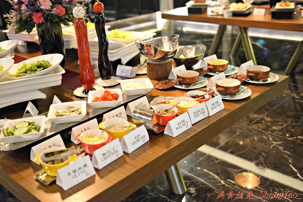 [台中西區]Laura’s Steak House 蘿拉牛排館 – 台中目前唯一和牛吃到飽,9A級澳洲和牛沙朗,2小時內任你無限續。