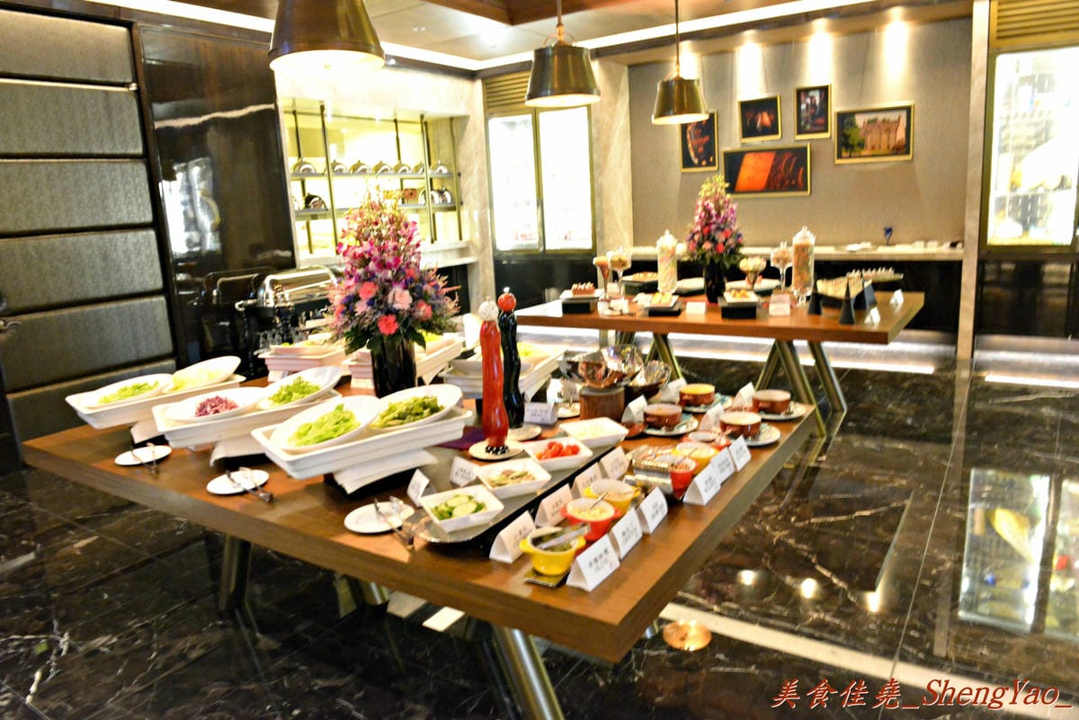 [台中西區]Laura’s Steak House 蘿拉牛排館 – 台中目前唯一和牛吃到飽,9A級澳洲和牛沙朗,2小時內任你無限續。