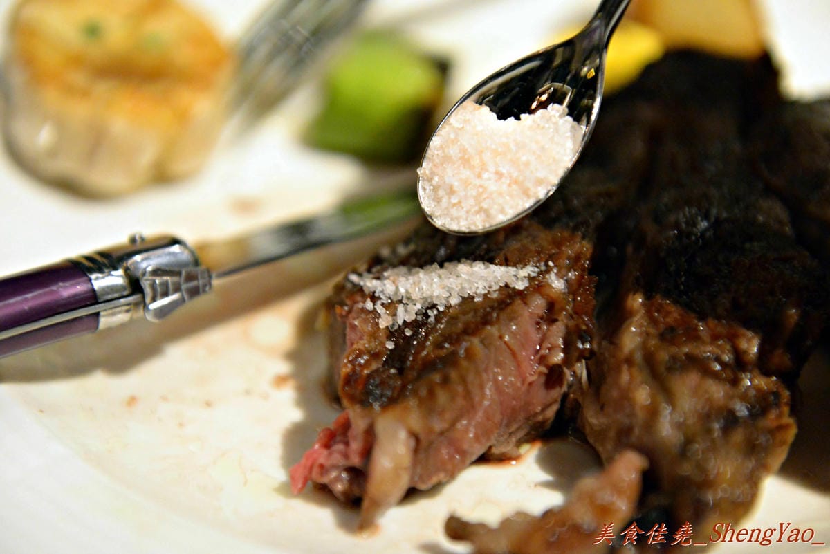 [台中西區]Laura’s Steak House 蘿拉牛排館 – 台中目前唯一和牛吃到飽,9A級澳洲和牛沙朗,2小時內任你無限續。