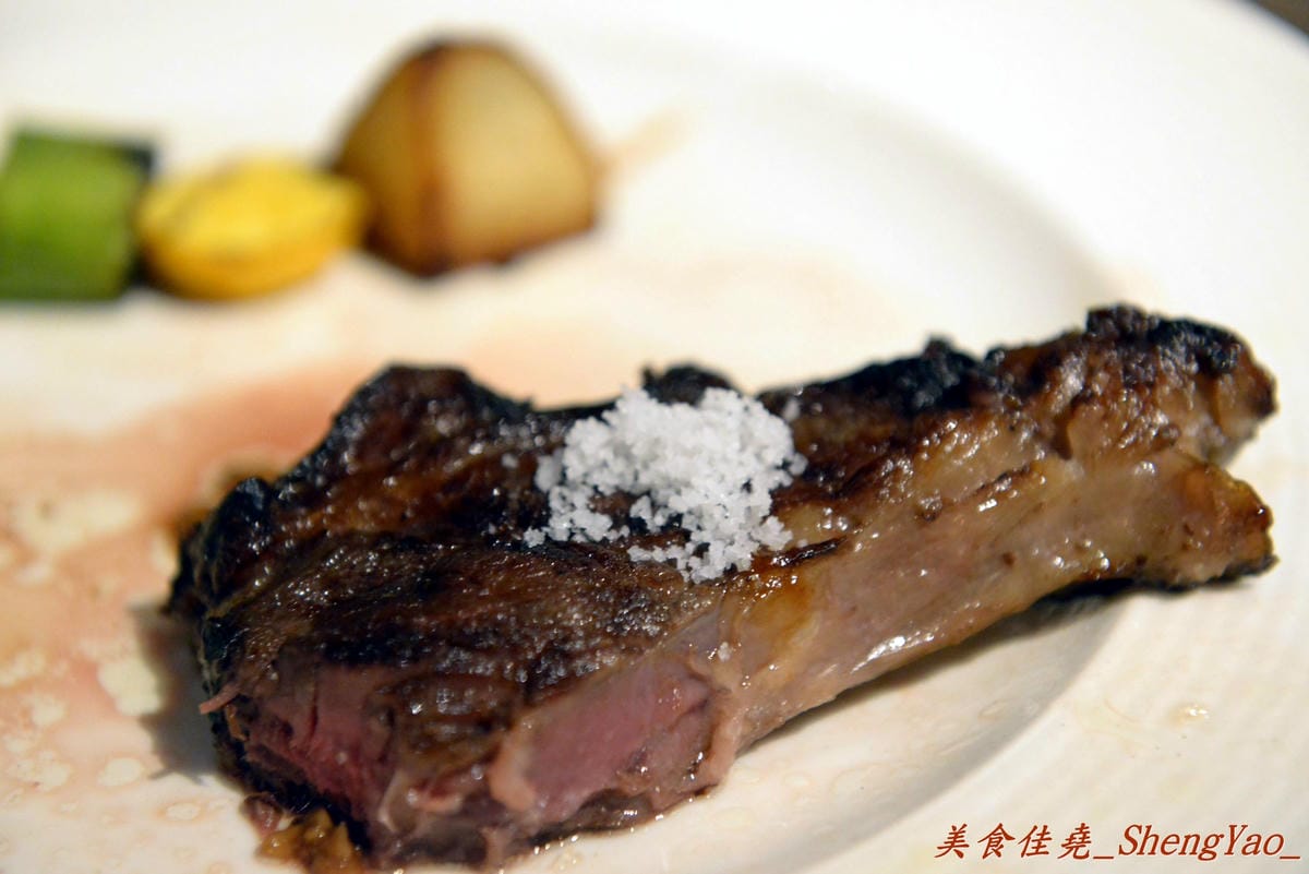 [台中西區]Laura’s Steak House 蘿拉牛排館 – 台中目前唯一和牛吃到飽,9A級澳洲和牛沙朗,2小時內任你無限續。