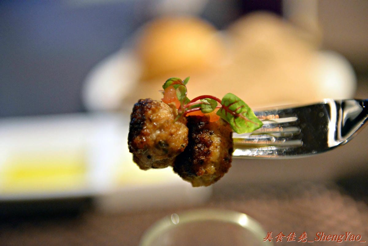 [台中西區]Laura’s Steak House 蘿拉牛排館 – 台中目前唯一和牛吃到飽,9A級澳洲和牛沙朗,2小時內任你無限續。