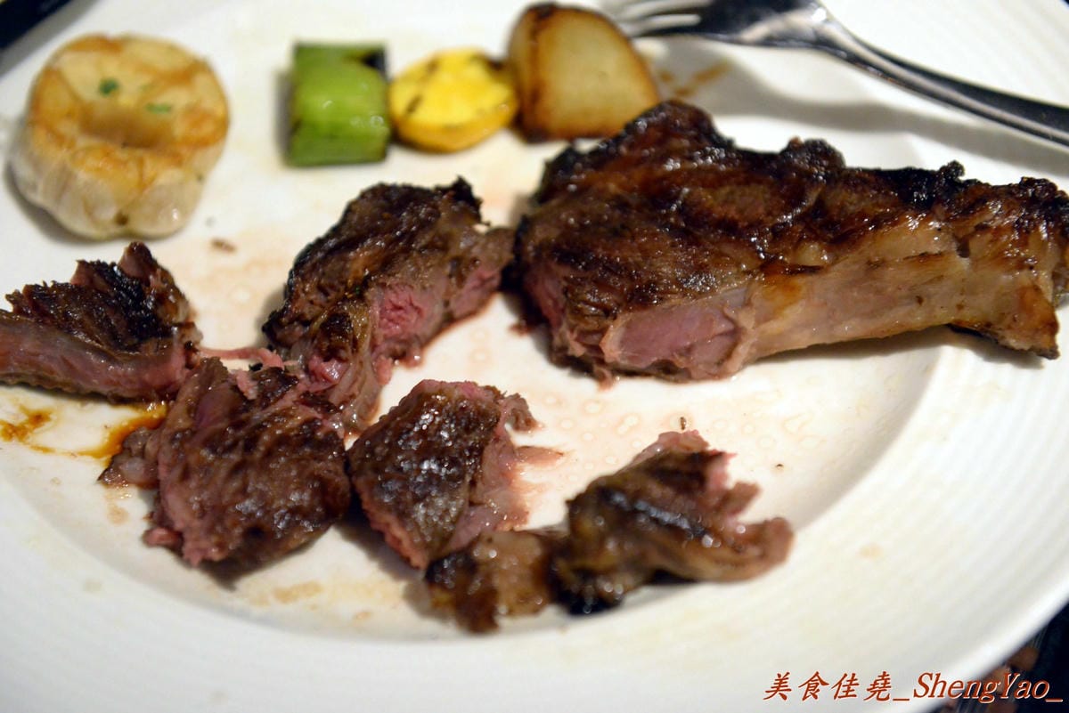[台中西區]Laura’s Steak House 蘿拉牛排館 – 台中目前唯一和牛吃到飽,9A級澳洲和牛沙朗,2小時內任你無限續。