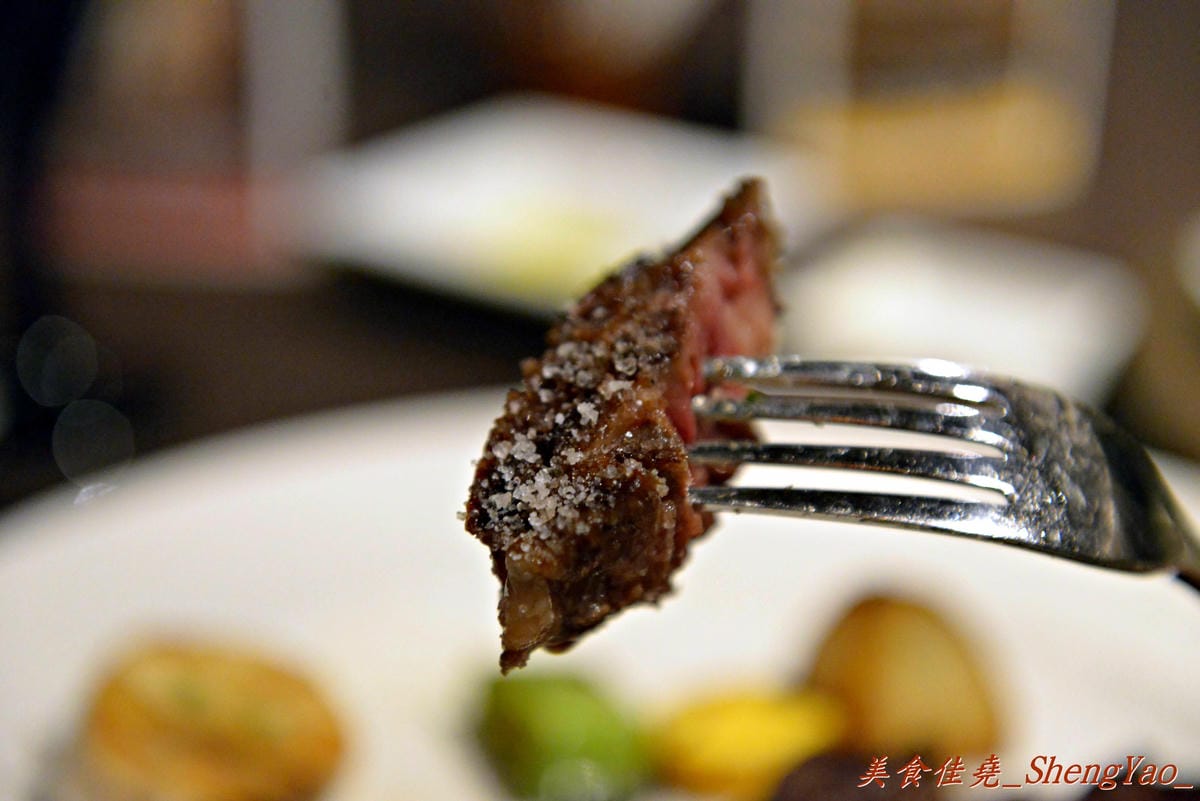 [台中西區]Laura’s Steak House 蘿拉牛排館 – 台中目前唯一和牛吃到飽,9A級澳洲和牛沙朗,2小時內任你無限續。