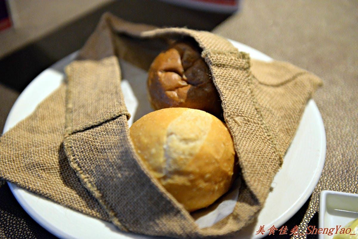 [台中西區]Laura’s Steak House 蘿拉牛排館 – 台中目前唯一和牛吃到飽,9A級澳洲和牛沙朗,2小時內任你無限續。