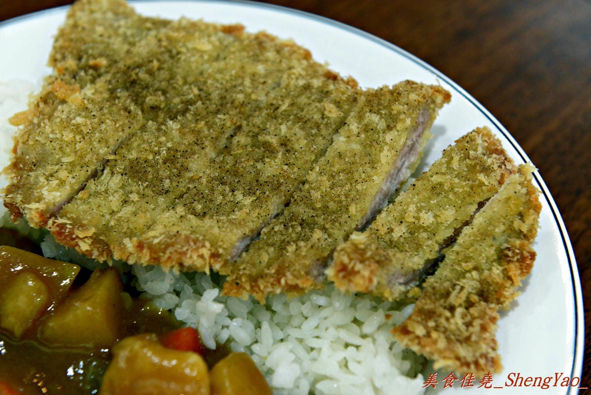 [台中沙鹿]王董食堂 – 帶點古早味的小飯館,東西還不錯吃,豬排咖哩飯頗推薦,內用有免費清涼好喝冬瓜茶。(已歇業)