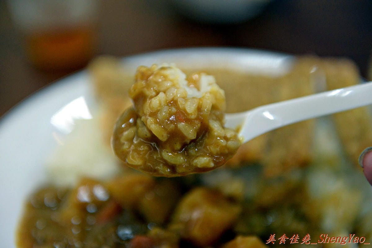 [台中沙鹿]王董食堂 – 帶點古早味的小飯館,東西還不錯吃,豬排咖哩飯頗推薦,內用有免費清涼好喝冬瓜茶。(已歇業)