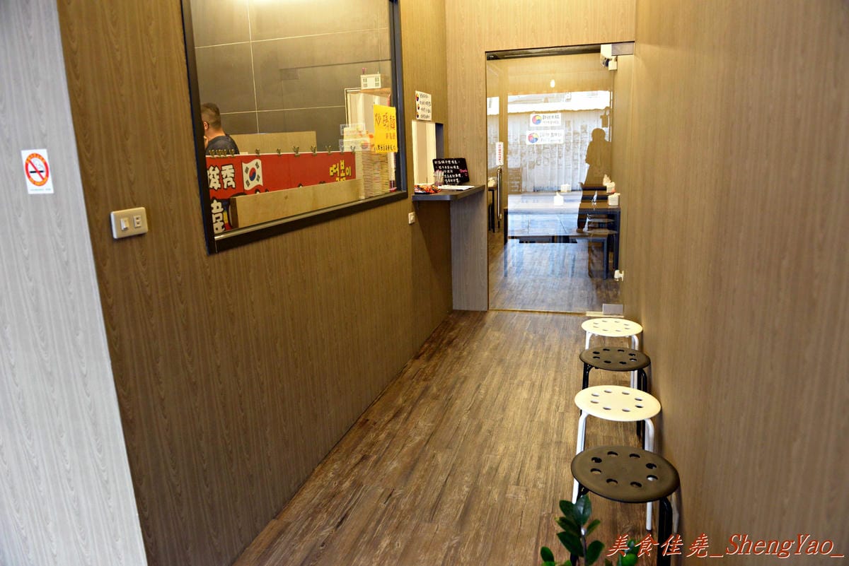[台中西屯]楊俊秀韓國部隊鍋 – 逢甲新開幕兩個多月的韓國部隊鍋/年糕專賣店,口味獨特好吃,價格便宜。(9/30前鍋類單鍋折價30元,第二鍋享半價優惠)