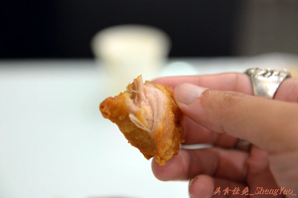 [台中清水]喵匠義式麵坊 – 貓咪為主題的療癒風平價義式麵坊,清水分店開幕了,內用提供免費暢飲雀巢飲品、乳酸多多,臨近清水戲院,看完電影剛好來吃。