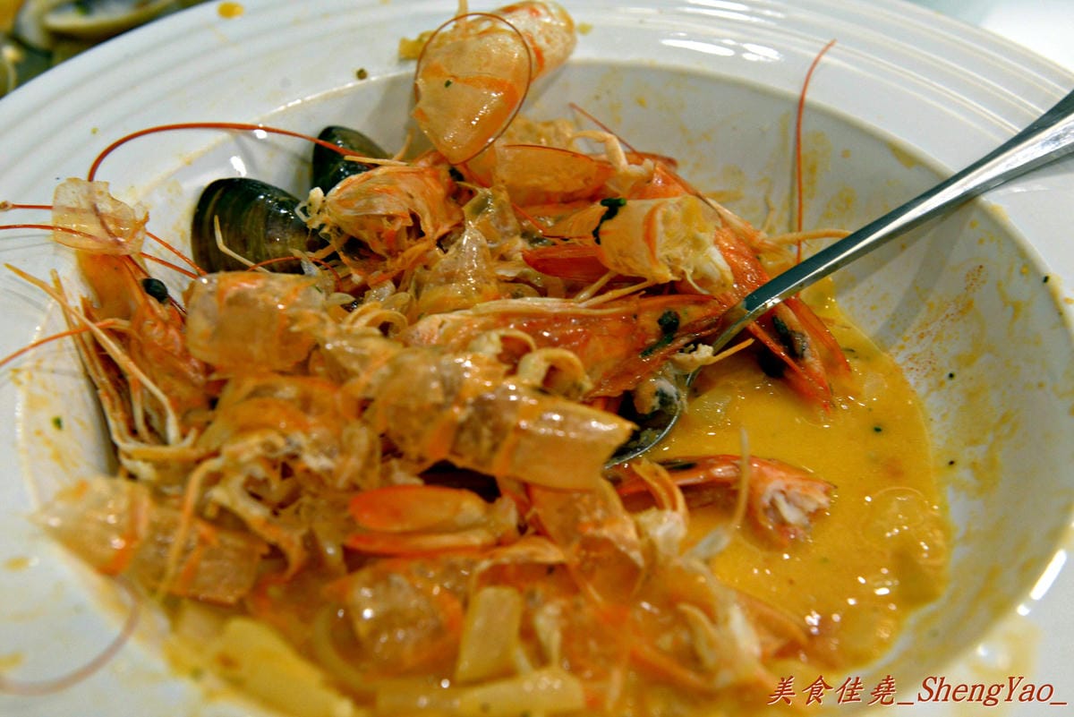 [台中清水]喵匠義式麵坊 – 貓咪為主題的療癒風平價義式麵坊,清水分店開幕了,內用提供免費暢飲雀巢飲品、乳酸多多,臨近清水戲院,看完電影剛好來吃。