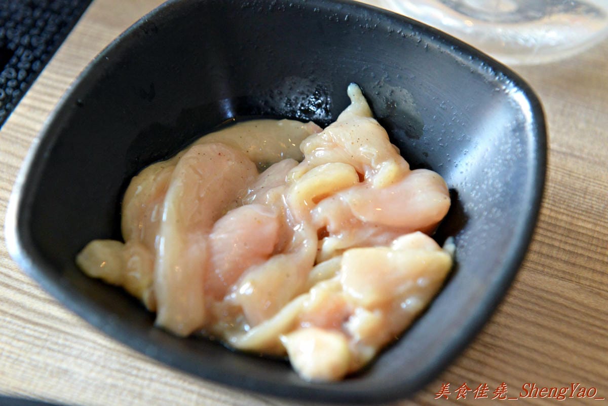 [台中西屯]禾鍋子美味鍋物 – 不到300元就能享有5種肉類吃到飽,食材種類還不少,新鮮度尚可,整體C/P值不錯。(已歇業)