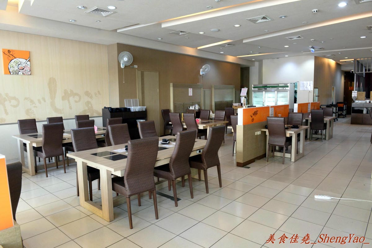 [台中西屯]禾鍋子美味鍋物 – 不到300元就能享有5種肉類吃到飽,食材種類還不少,新鮮度尚可,整體C/P值不錯。(已歇業)