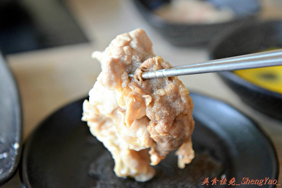 [台中西屯]禾鍋子美味鍋物 – 不到300元就能享有5種肉類吃到飽,食材種類還不少,新鮮度尚可,整體C/P值不錯。(已歇業)