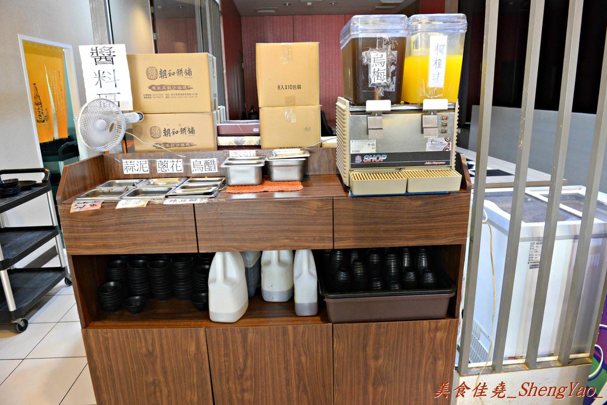 [台中西屯]禾鍋子美味鍋物 – 不到300元就能享有5種肉類吃到飽,食材種類還不少,新鮮度尚可,整體C/P值不錯。(已歇業)