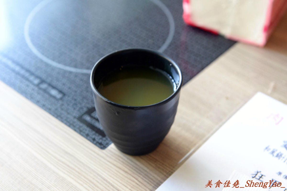 [台中西屯]禾鍋子美味鍋物 – 不到300元就能享有5種肉類吃到飽,食材種類還不少,新鮮度尚可,整體C/P值不錯。(已歇業)
