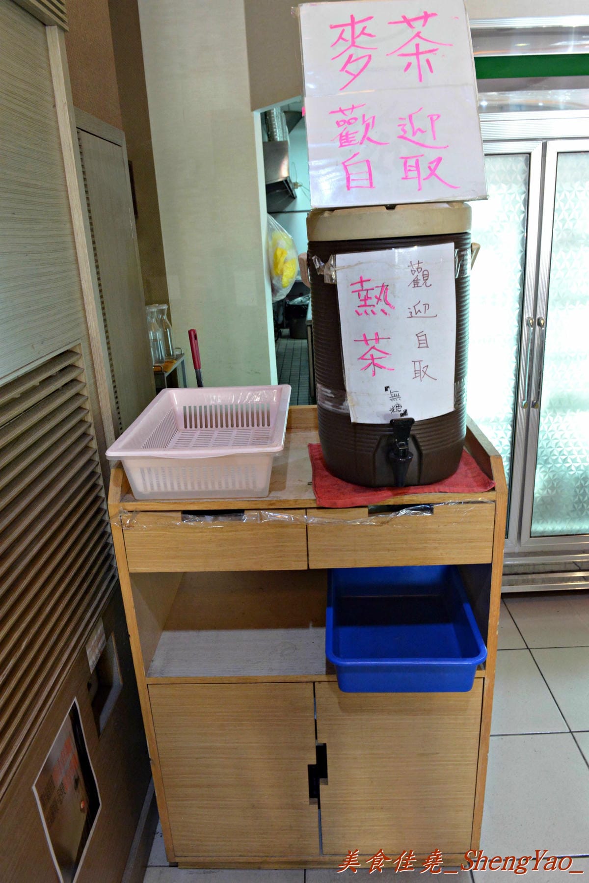 [台中西屯]禾鍋子美味鍋物 – 不到300元就能享有5種肉類吃到飽,食材種類還不少,新鮮度尚可,整體C/P值不錯。(已歇業)