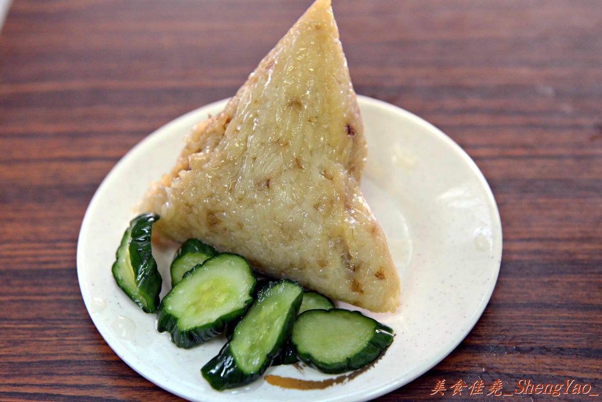 [台中西屯]肉包明 – 來自彰化的50多年歷史包子饅頭專賣店,老麵麵糰做成的細緻外皮 充滿肉汁的扎實肉餡,喜歡吃肉包的朋友必嚐。(已歇業)