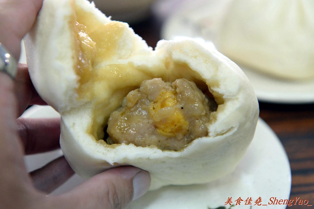 [台中西屯]肉包明 – 來自彰化的50多年歷史包子饅頭專賣店,老麵麵糰做成的細緻外皮 充滿肉汁的扎實肉餡,喜歡吃肉包的朋友必嚐。(已歇業)