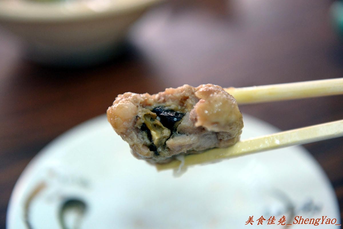 [台中西屯]肉包明 – 來自彰化的50多年歷史包子饅頭專賣店,老麵麵糰做成的細緻外皮 充滿肉汁的扎實肉餡,喜歡吃肉包的朋友必嚐。(已歇業)