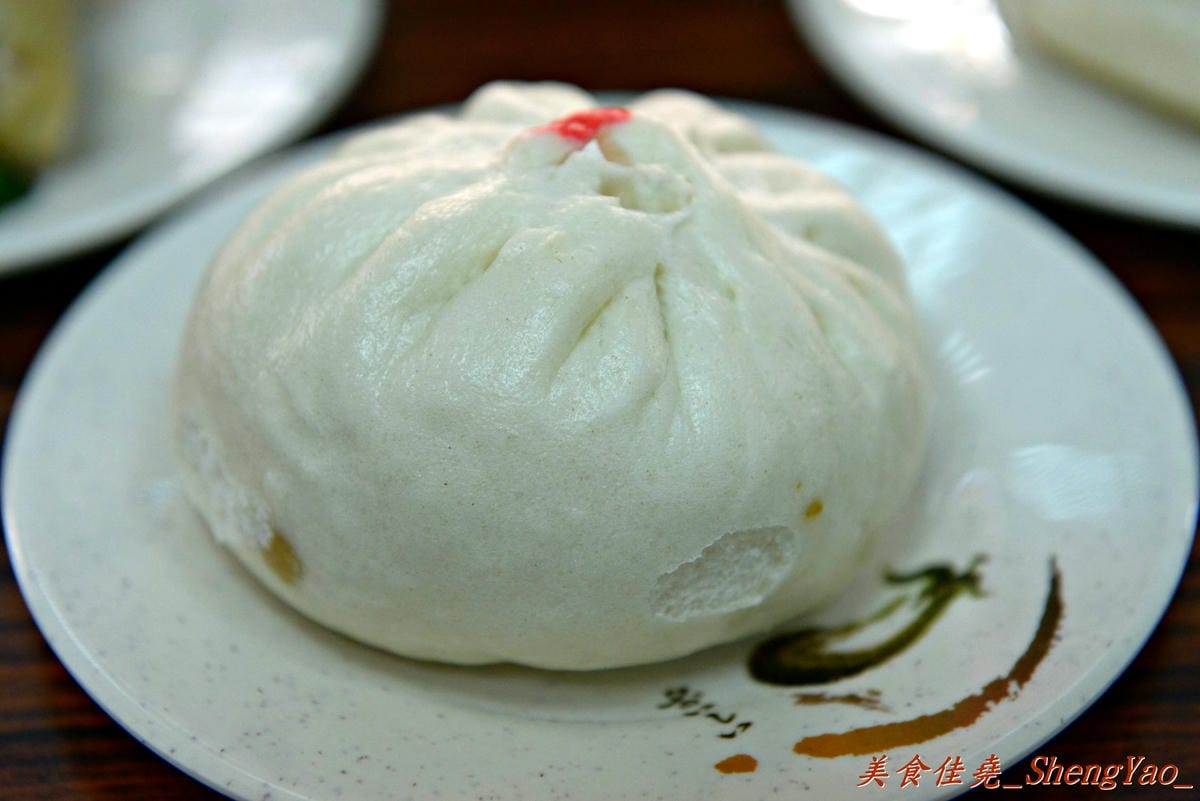 [台中西屯]肉包明 – 來自彰化的50多年歷史包子饅頭專賣店,老麵麵糰做成的細緻外皮 充滿肉汁的扎實肉餡,喜歡吃肉包的朋友必嚐。(已歇業)