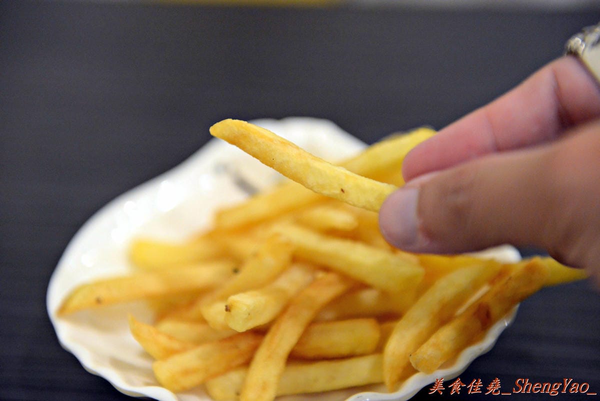 [台中沙鹿]椪柑咖哩傳奇屋 – 靜宜商圈新開幕的平價咖哩專賣店,咖哩和炸物還不差,湯咖哩烏龍麵頗推薦。(已歇業)