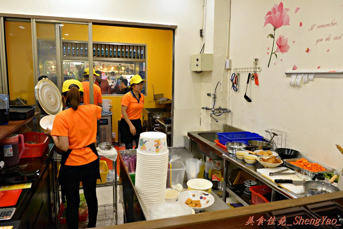 [台中沙鹿]椪柑咖哩傳奇屋 – 靜宜商圈新開幕的平價咖哩專賣店,咖哩和炸物還不差,湯咖哩烏龍麵頗推薦。(已歇業)