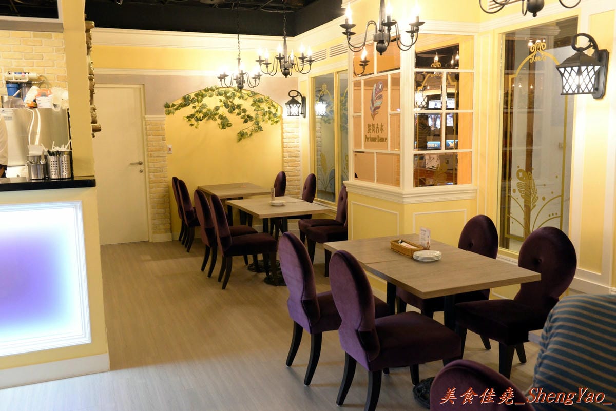 [台中西屯]跳舞香水 老虎城店 – 老虎城也有”跳舞香水”了,甜點種類超多,法式金磚好好吃 !!(已歇業)