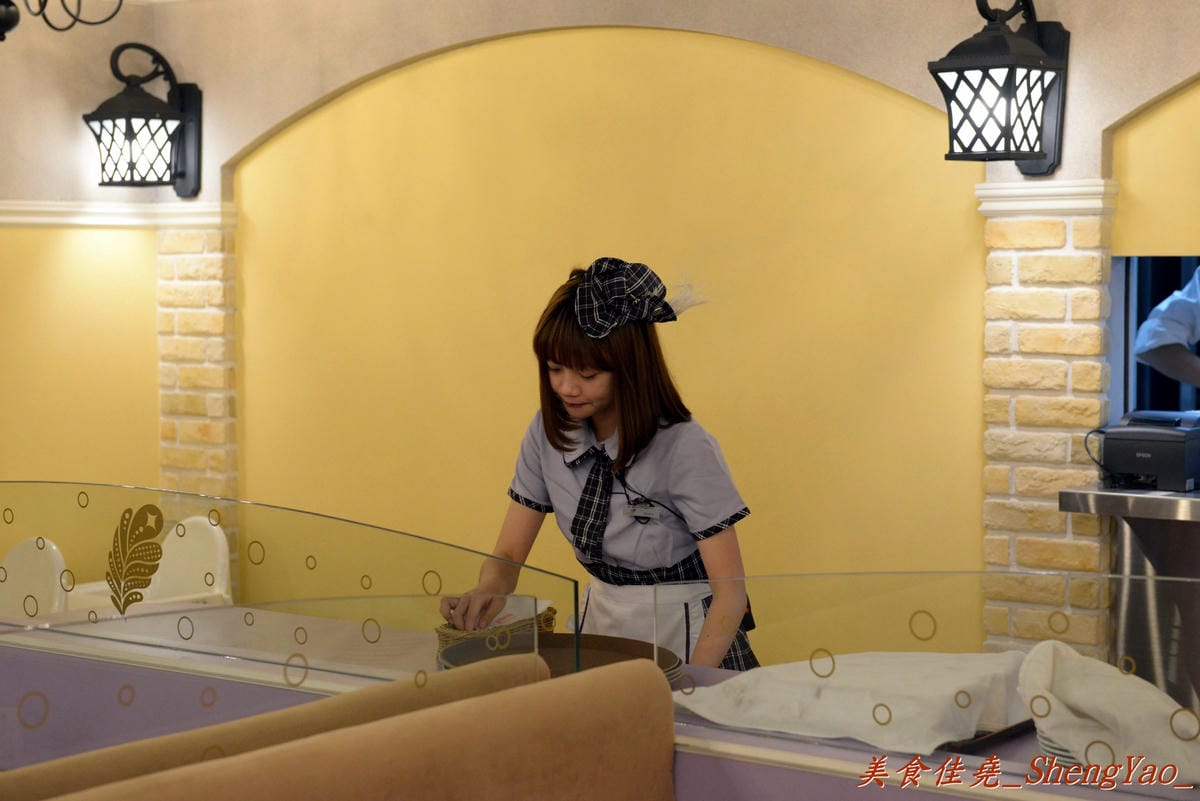 [台中西屯]跳舞香水 老虎城店 – 老虎城也有”跳舞香水”了,甜點種類超多,法式金磚好好吃 !!(已歇業)