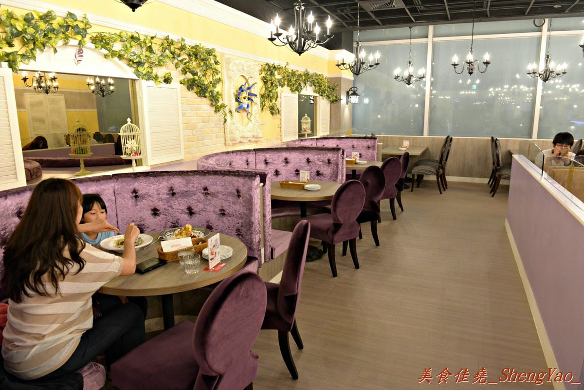 [台中西屯]跳舞香水 老虎城店 – 老虎城也有”跳舞香水”了,甜點種類超多,法式金磚好好吃 !!(已歇業)
