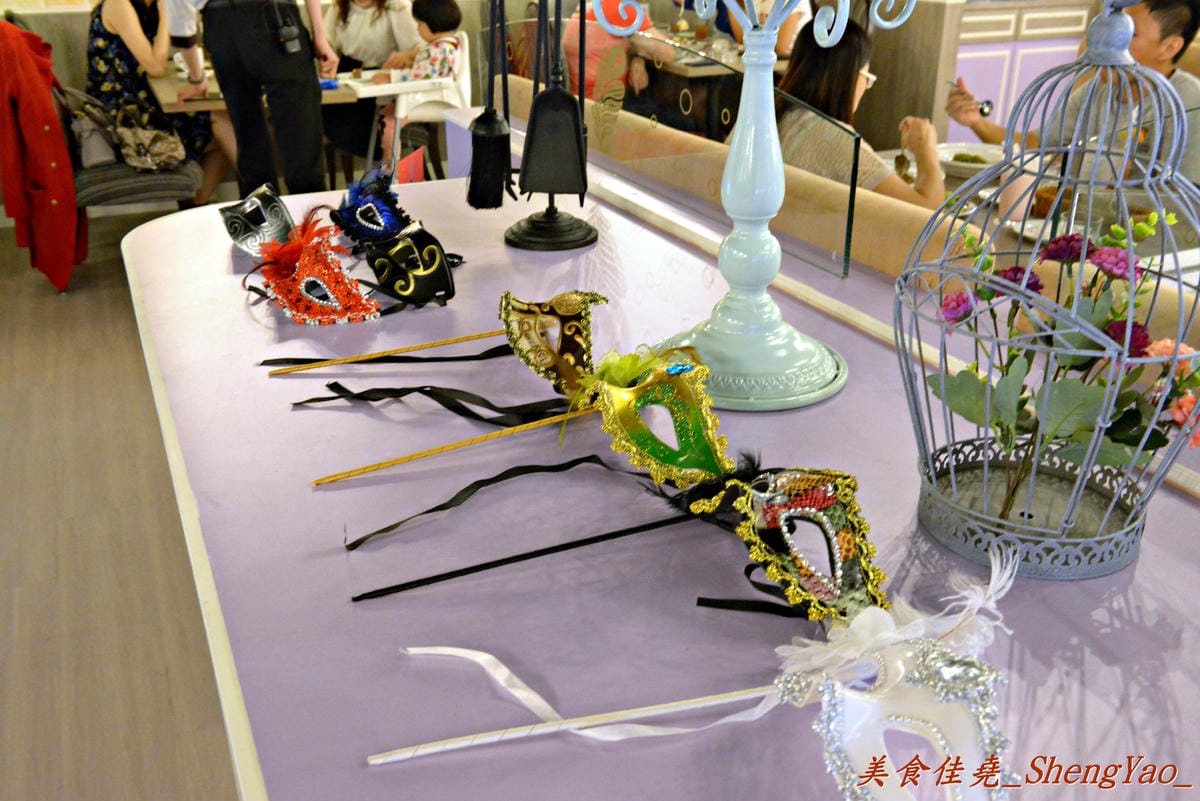 [台中西屯]跳舞香水 老虎城店 – 老虎城也有”跳舞香水”了,甜點種類超多,法式金磚好好吃 !!(已歇業)