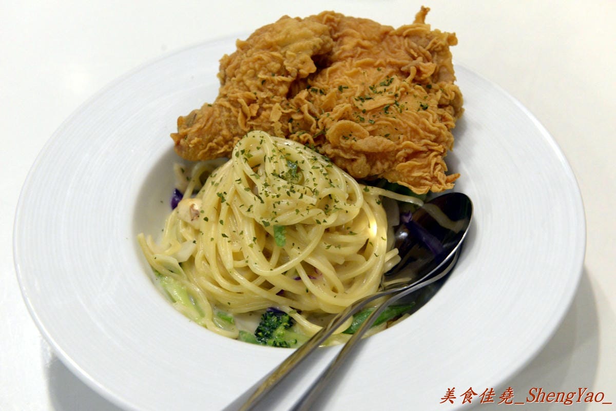 [台中沙鹿]麥基廚房 – 真的是賣雞的麥基廚房,餐點價格便宜到不可思議,消費滿百飲料免費暢飲、打卡按讚再打9折,整體C/P值高到雲霄。(已歇業)