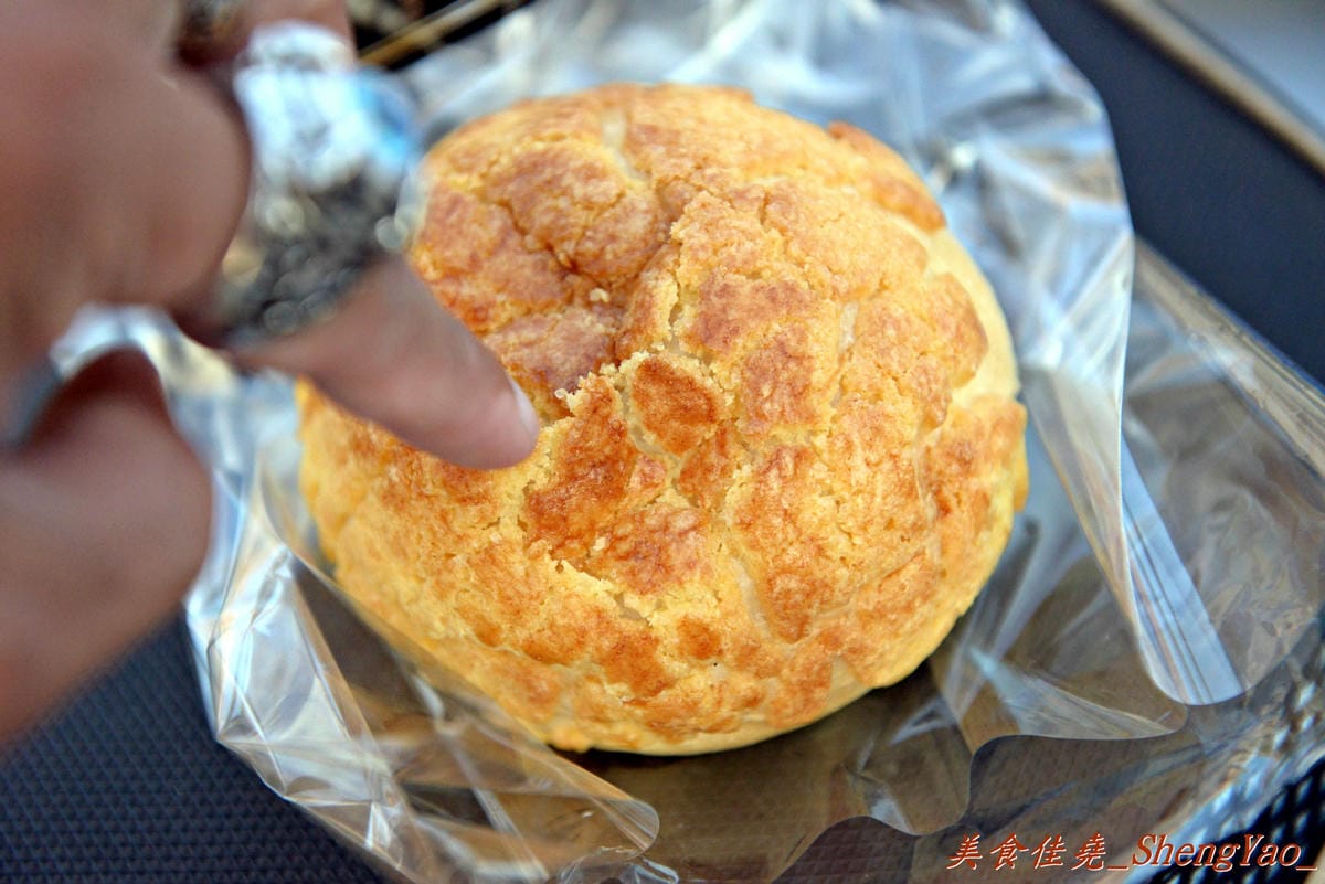 [台中沙鹿]吉森愛妮烘焙坊 行動麵包攤 – 沙鹿網友口耳相傳孝順年輕麵包師傅擺攤賣麵包,麵包都是每天下午現烤出爐,味道樸實不錯吃。