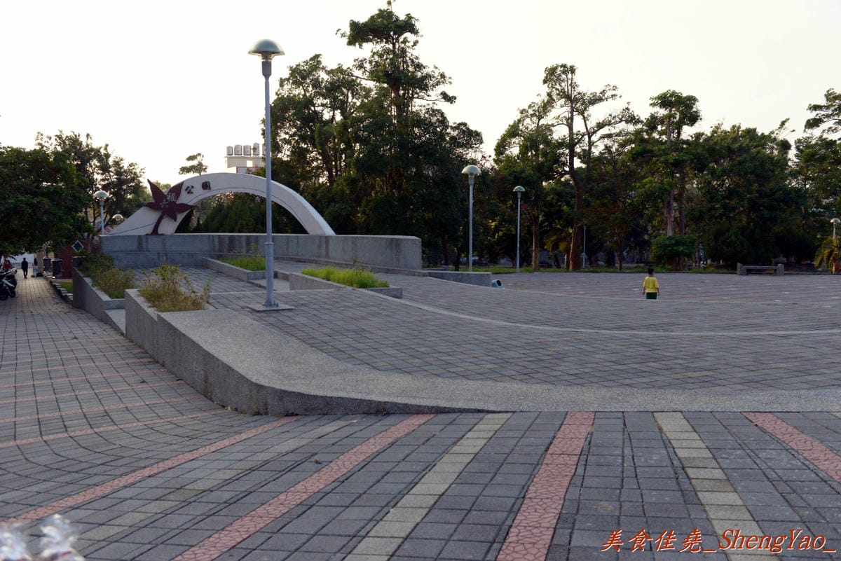 [台中沙鹿]吉森愛妮烘焙坊 行動麵包攤 – 沙鹿網友口耳相傳孝順年輕麵包師傅擺攤賣麵包,麵包都是每天下午現烤出爐,味道樸實不錯吃。