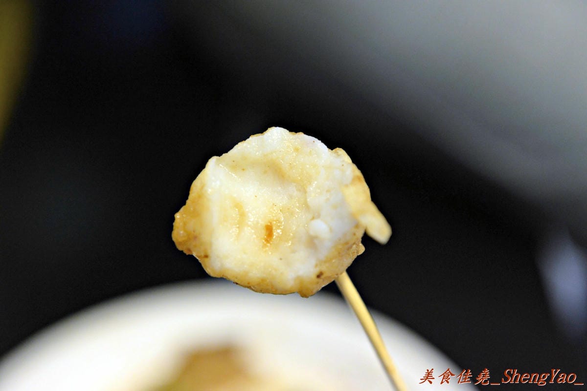 [台中北區]健美先生激炸滷味 – 一中商圈新開幕的滷味店,先滷後炸,再刷上獨特蒜頭醬和辣椒醬油,好吃夠味超下酒 !!(邀約試吃)